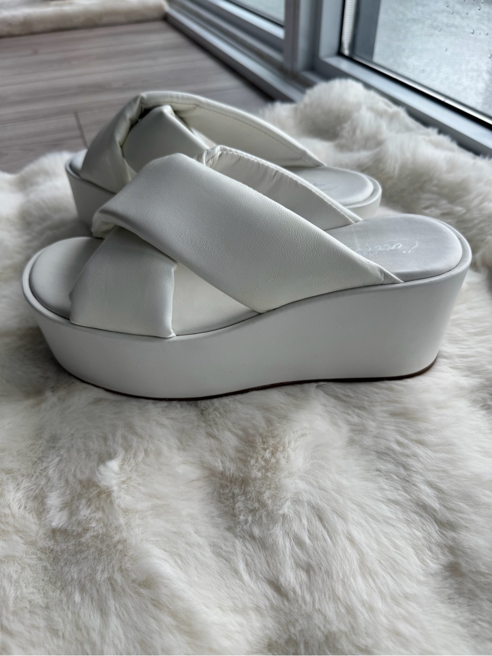 🤍L’Intervalle White Platform Wedge Sandals🤍 - Picture 2 of 9
